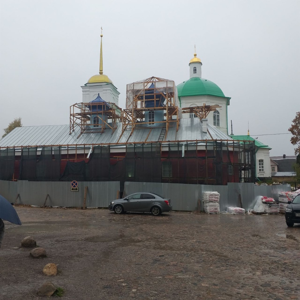 Работы по фасадам Варваринской церкви в Печорах практически завершены