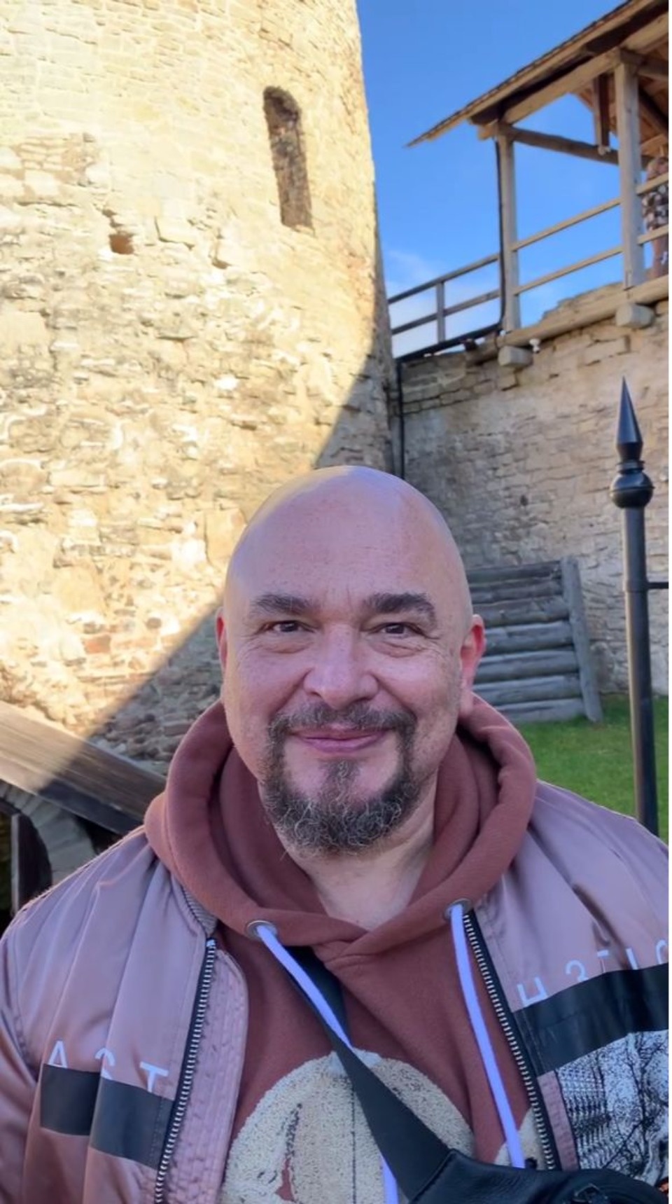 Певец Сергей Трофимов второй день изучает достопримечательности Псковской области Певец Сергей Трофимов второй день изучает достопримечательности Псковской области