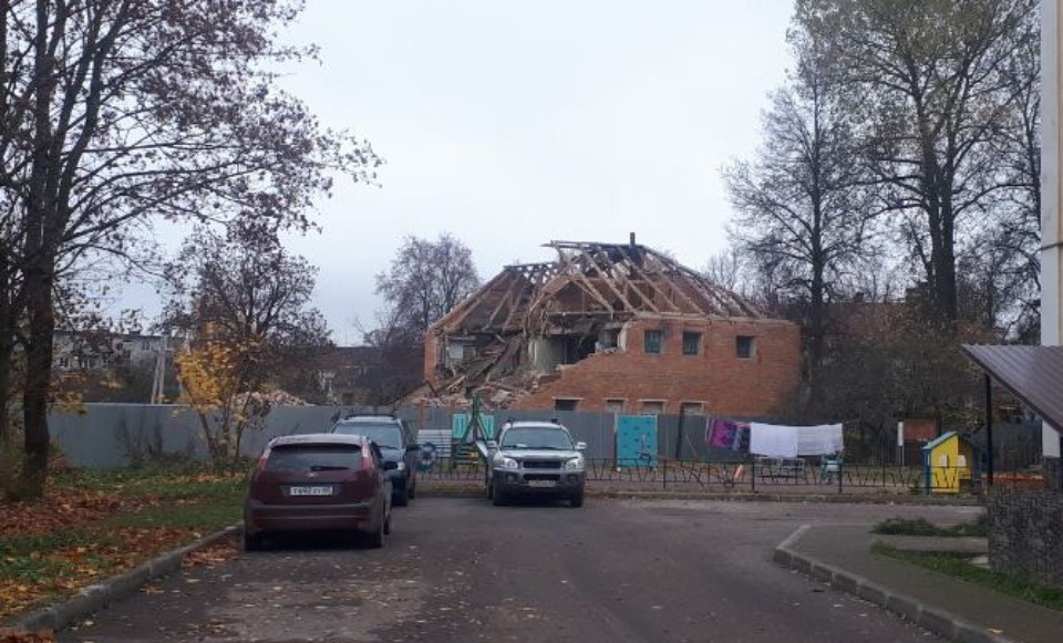 В Печорах началась реконструкция здания будущего «дворца для бабушек и дедушек»