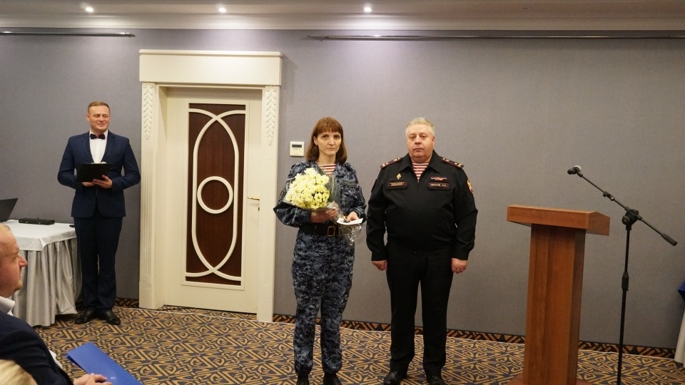 В Пскове с профессиональным праздником поздравили сотрудников вневедомственной охраны Росгвардии