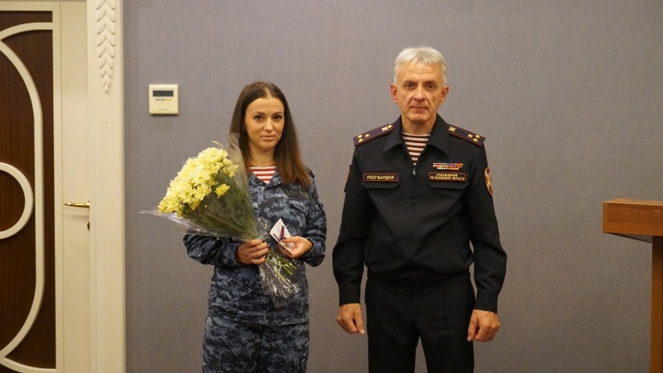 В Пскове с профессиональным праздником поздравили сотрудников вневедомственной охраны Росгвардии