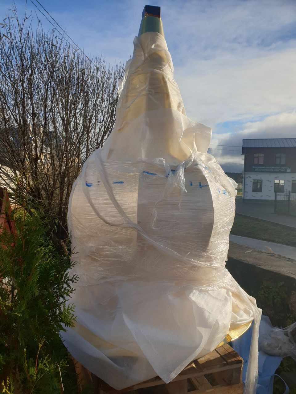 Новые кресты установят на церковь Святой Великомученицы Варвары в Печорах