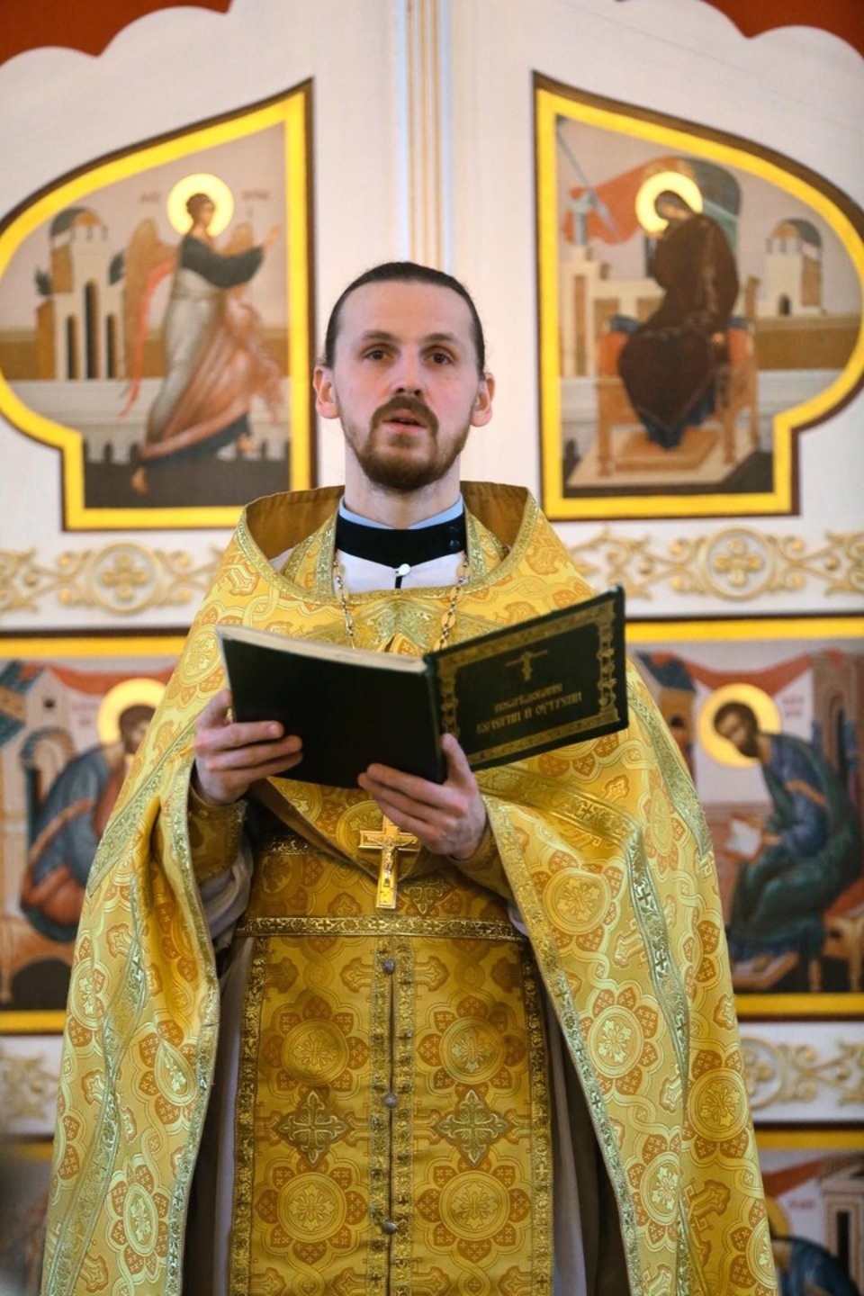 Воинского священника из Пскова ранили в зоне СВО