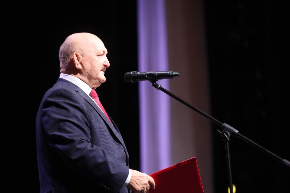 Озаглавили Озаглавили