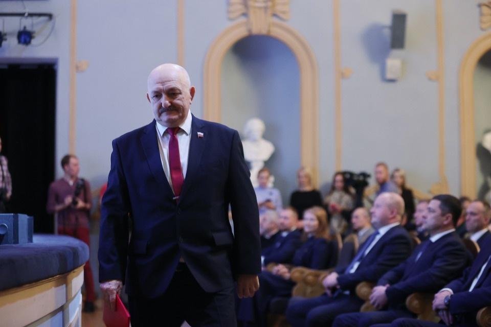 Озаглавили Озаглавили