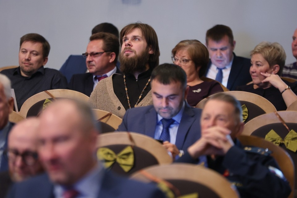 Озаглавили Озаглавили