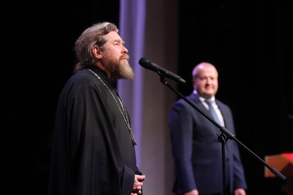 Озаглавили Озаглавили