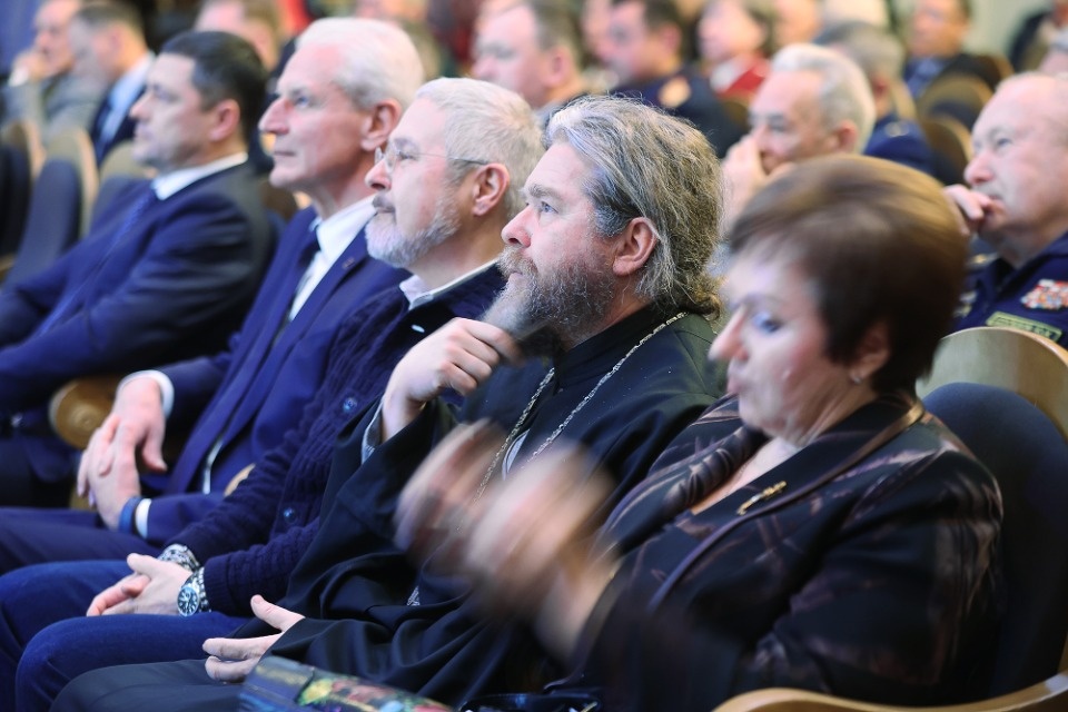 Озаглавили Озаглавили