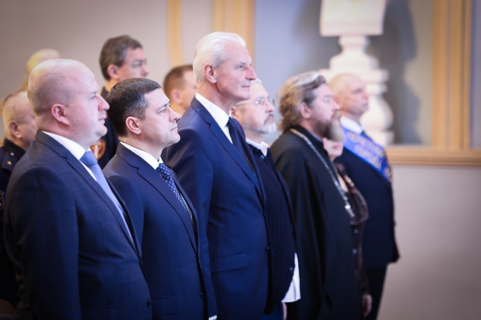 Озаглавили Озаглавили