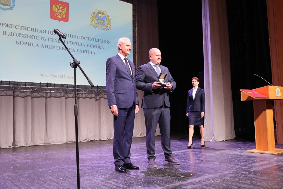 Озаглавили Озаглавили