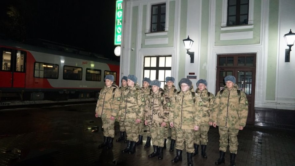 Девять призывников из Псковской области направили на службу в Росгвардию