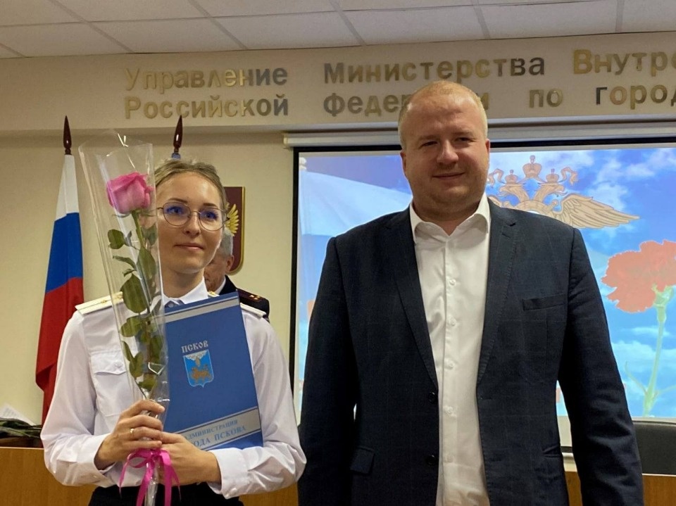 Борис Елкин вручил Благодарственные письма сотрудникам полиции