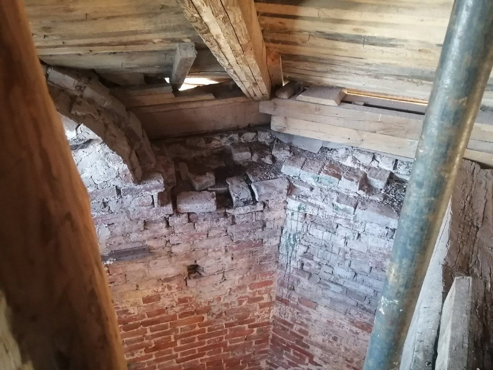 В Троицком соборе Пскова начался ремонт кровельного покрытия колокольни