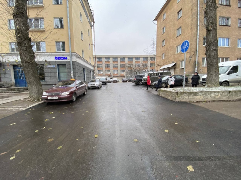 Новое покрытие уложено на еще четырех дворовых проездах в Пскове 