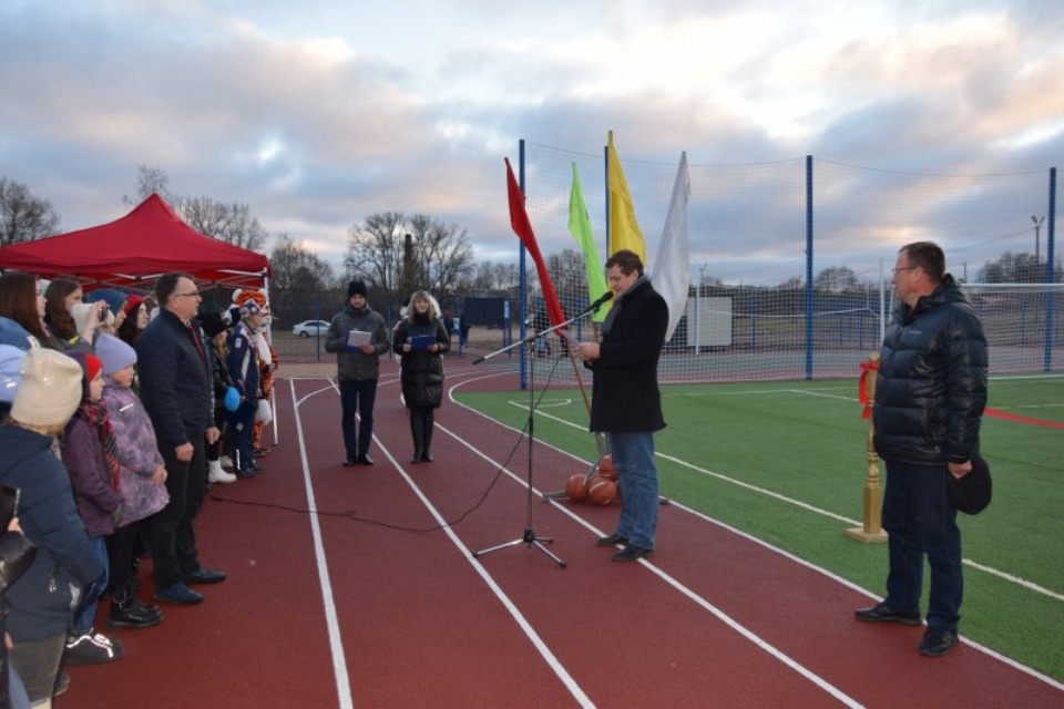 Новый пришкольный стадион открыли в Опочке