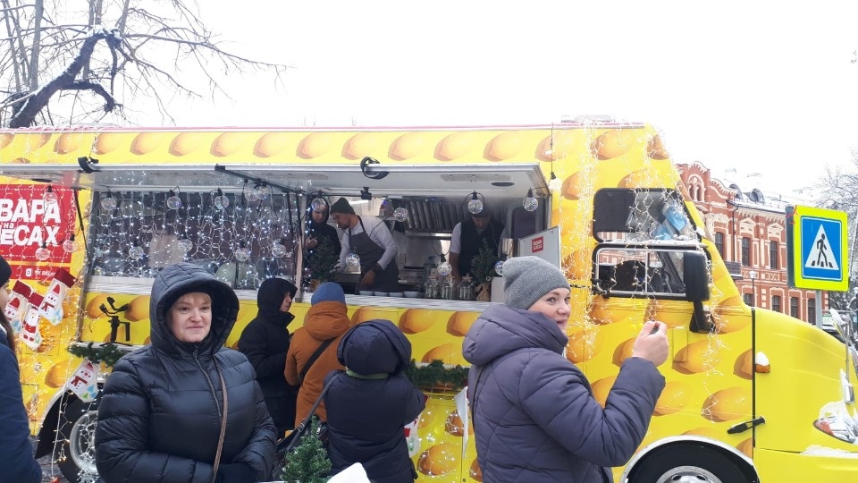 «Повара на колесах» угощают жителей Пскова «Повара на колесах» угощают жителей Пскова