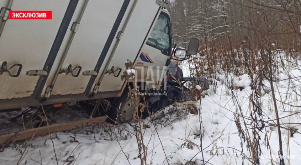Один человек погиб в результате ДТП в Дновском районе Один человек погиб в результате ДТП в Дновском районе
