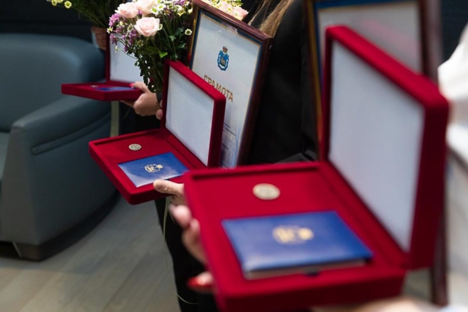 В Псковской области наградили лучших государственных гражданских служащих