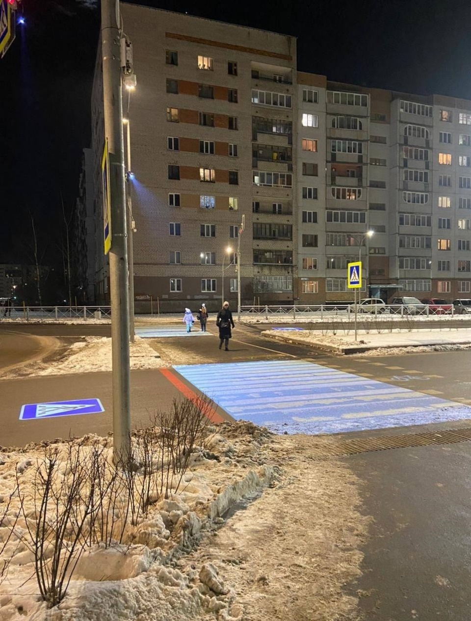 Пешеходный переход с подсветкой оборудовали в Пскове