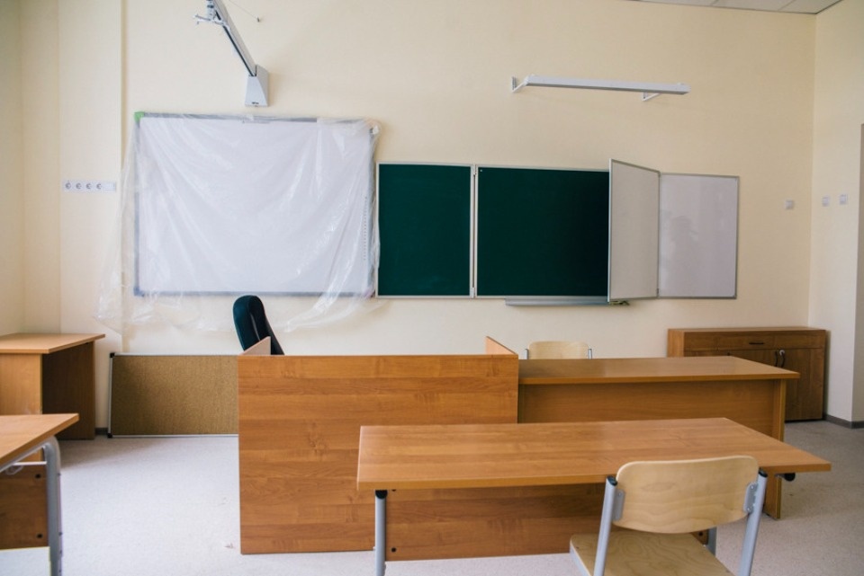 Более 600 млн рублей потратили на закупку оборудования для псковских школ