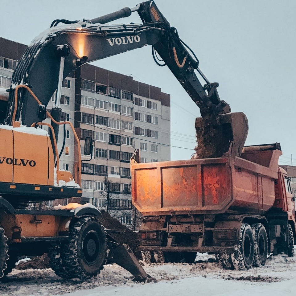 Сотрудники Горводоканала устранили утечку на магистральном трубопроводе на Завеличье в Пскове