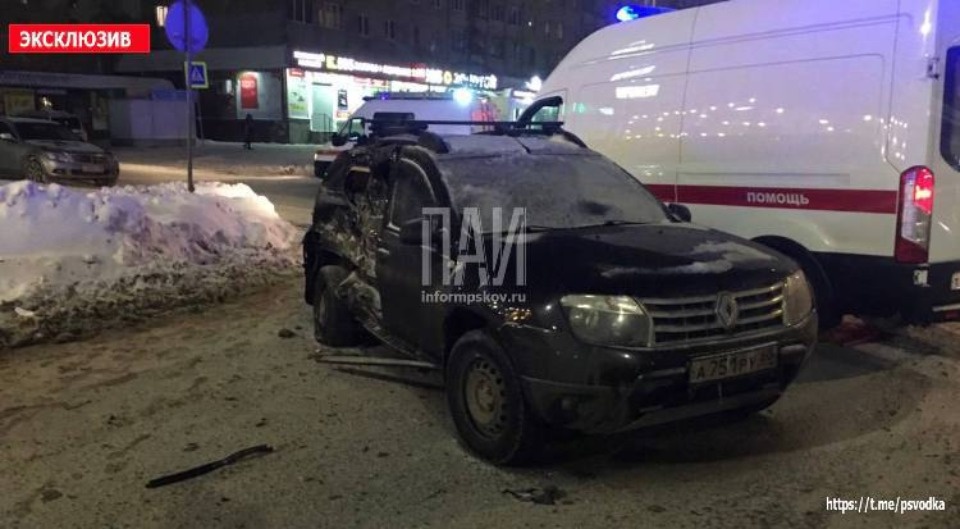 Двух детей госпитализировали после ДТП с полицейским УАЗом в Пскове Двух детей госпитализировали после ДТП с полицейским УАЗом в Пскове