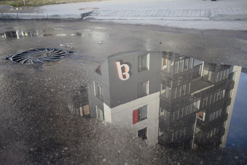 Директор псковского Горводоканала объяснил причину канализационных запахов на улице Крестки в Пскове