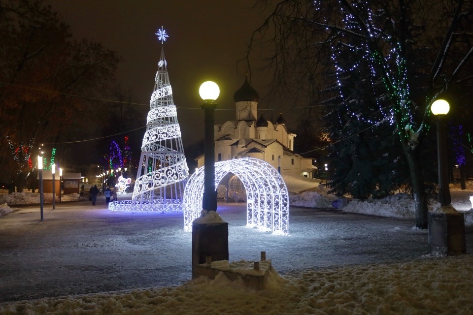 В Псковской области обеспечат безопасность на новогодних и рождественских праздниках