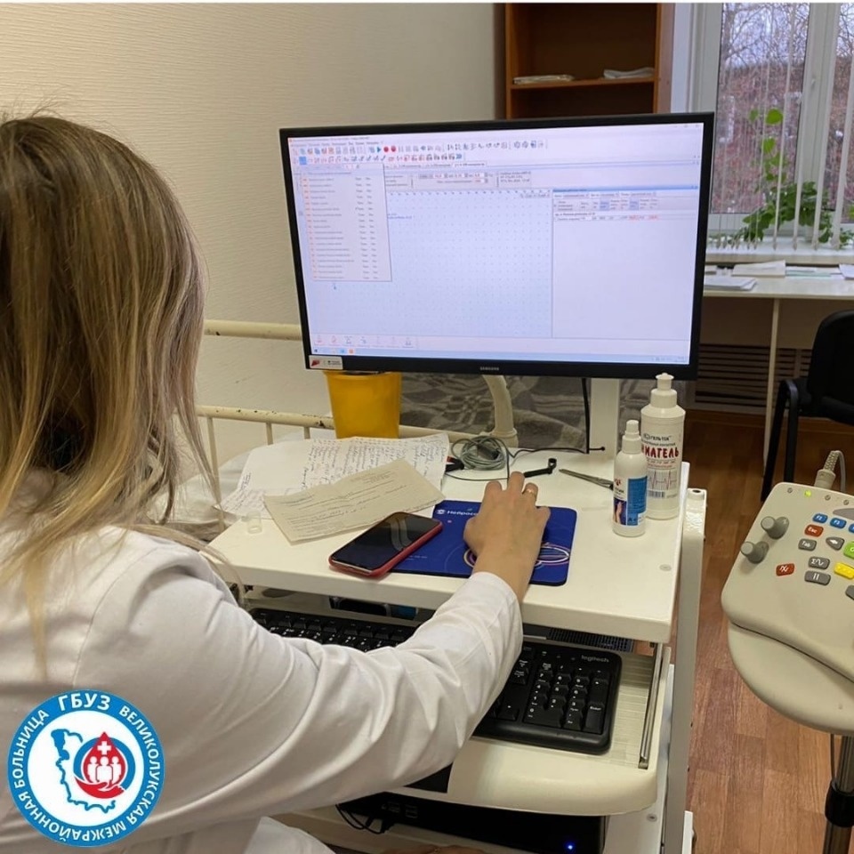 Великолукская межрайонная больница получила современный компьютерный электронейромиограф