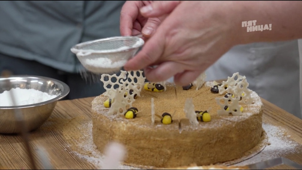 Петербургское предприятие планирует выпускать фирменный торт псковской кондитерской 