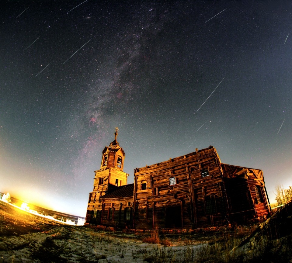 Пскович запечатлел в Самарской области метеорный поток Геминиды