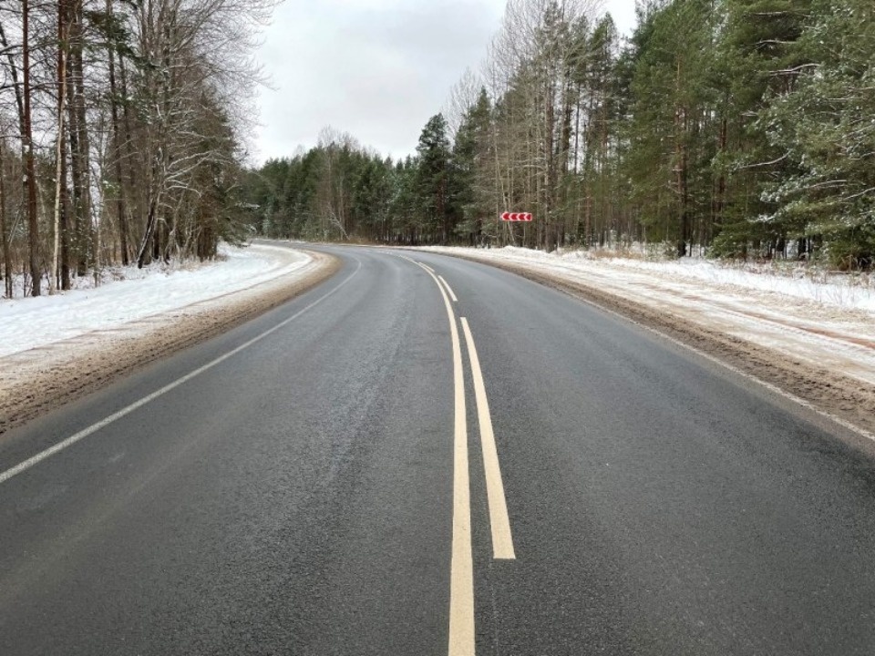 Участок ведущей в Псков дороги отремонтировали в Палкинском районе Участок ведущей в Псков дороги отремонтировали в Палкинском районе