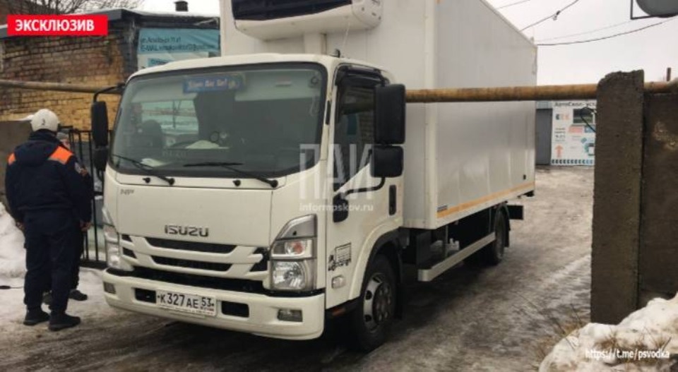 В Пскове водитель грузовика сбил газовую трубу