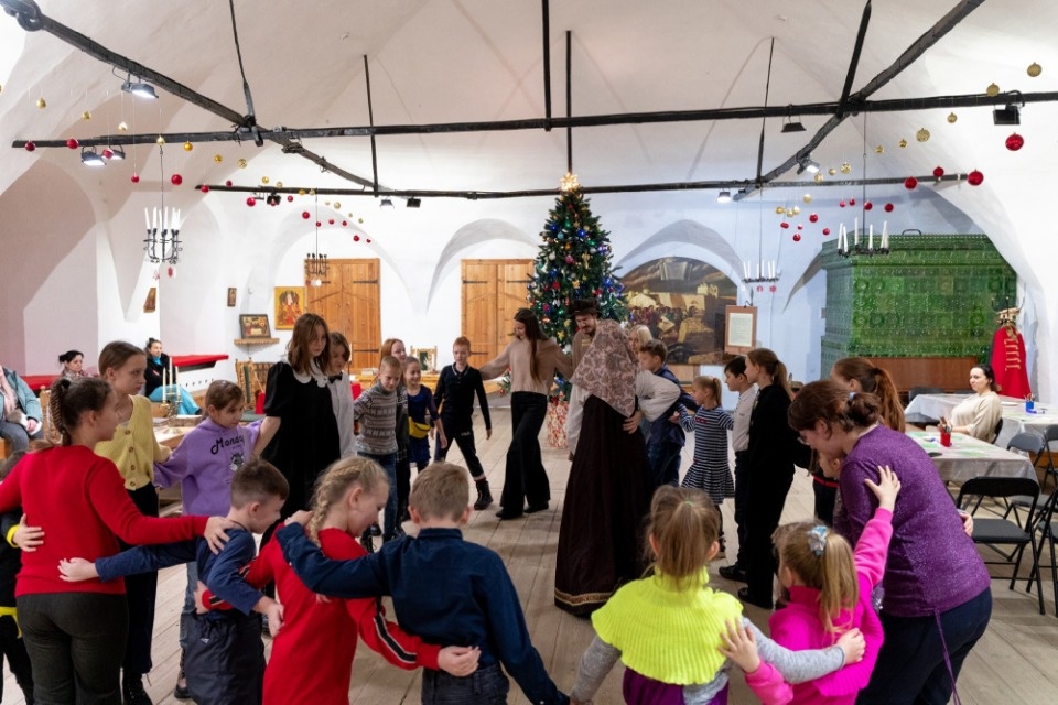 В Приказной палате Псковского кремля прошла новогодняя елка для семей мобилизованных