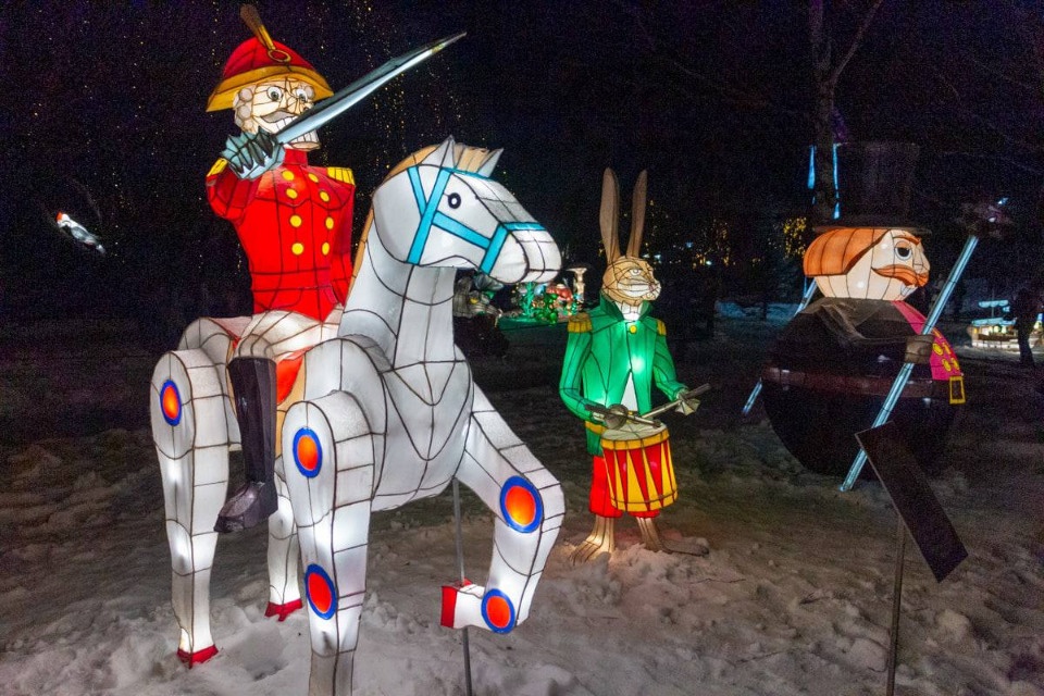 Парк фонарей «Тайны сказочных огней» открылся в Пскове