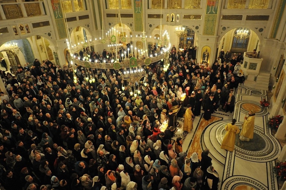 Божественная литургия пройдет в новогоднюю ночь в Троицком соборе Псковского кремля