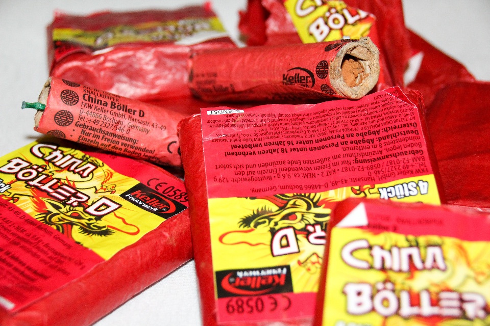 Пострадавшего от петарды юного псковича отправили на лечение в Санкт-Петербург