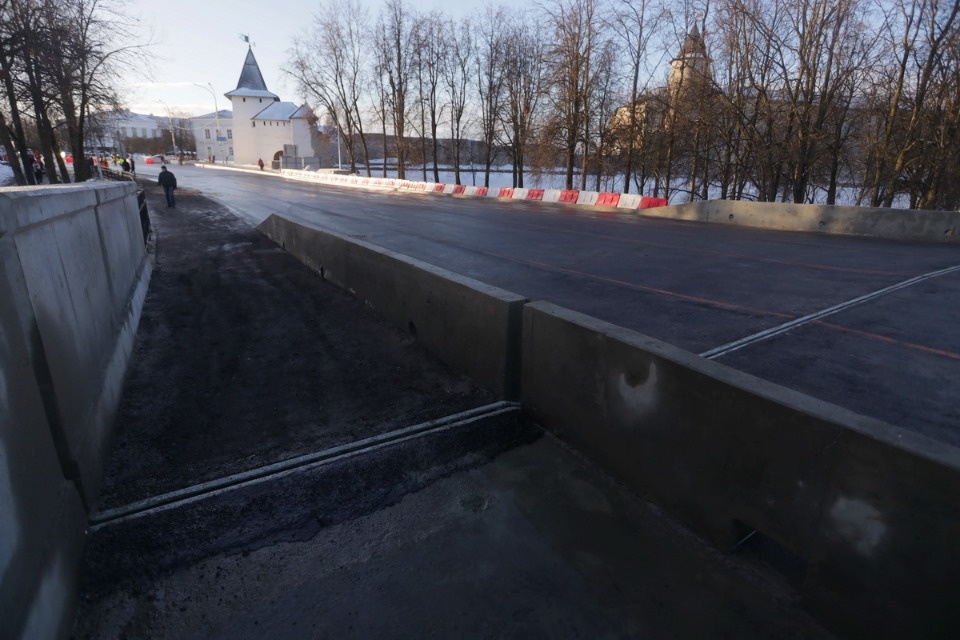 И пошли и поехали