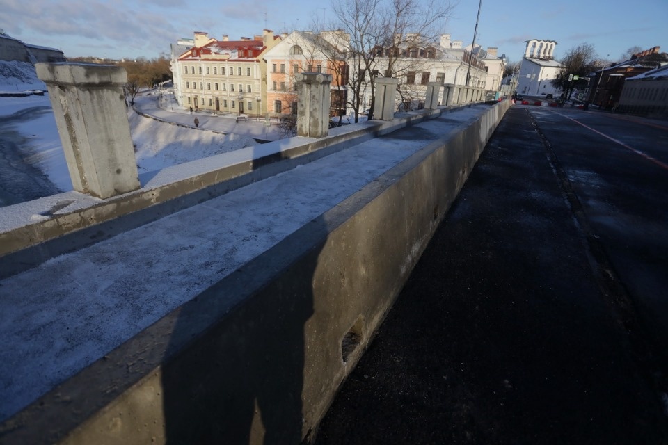 И пошли и поехали