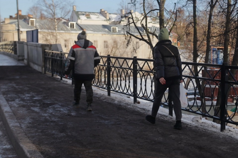 И пошли и поехали