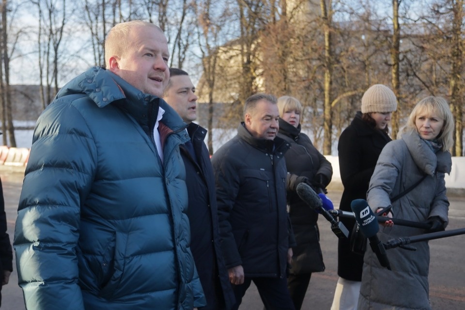 И пошли и поехали