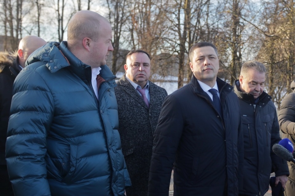 И пошли и поехали