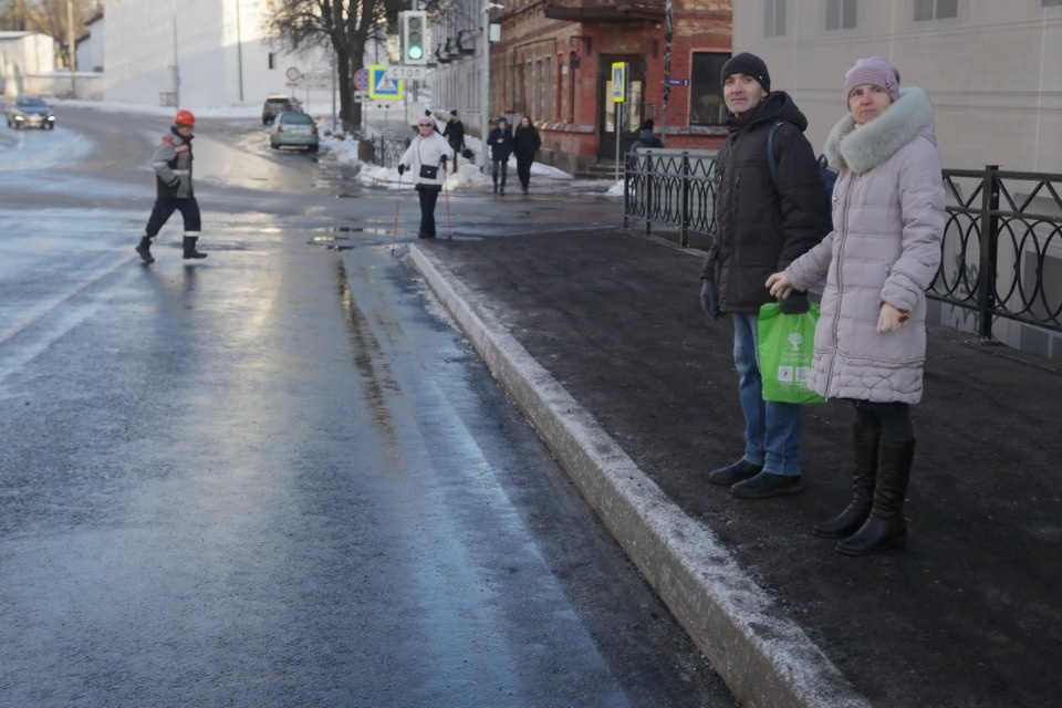 И пошли и поехали