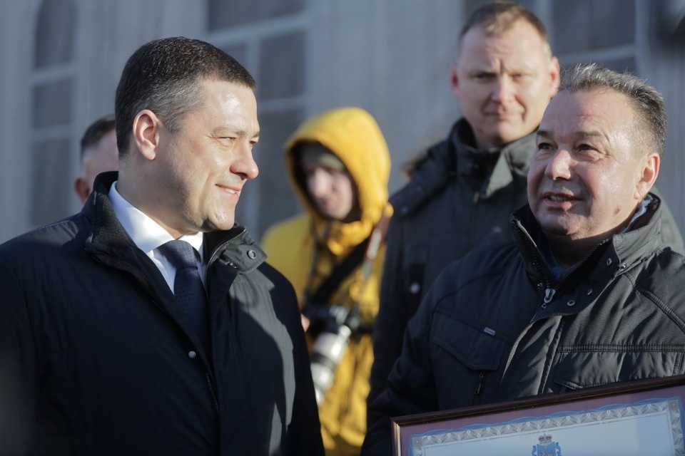 И пошли и поехали