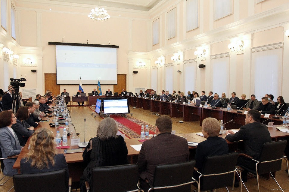 Депутаты Облсобрания в третьем чтении приняли бюджет Псковской области на 2023 год