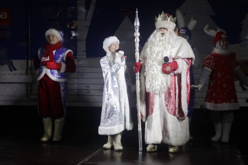 Порядка 120 псковских детей ряда категорий бесплатно посетили сказочный Поезд Деда Мороза