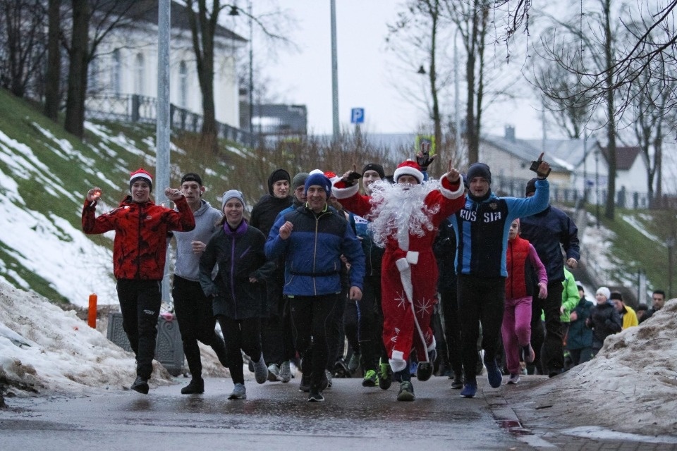 Традиционный новогодний забег состоялся в Пскове