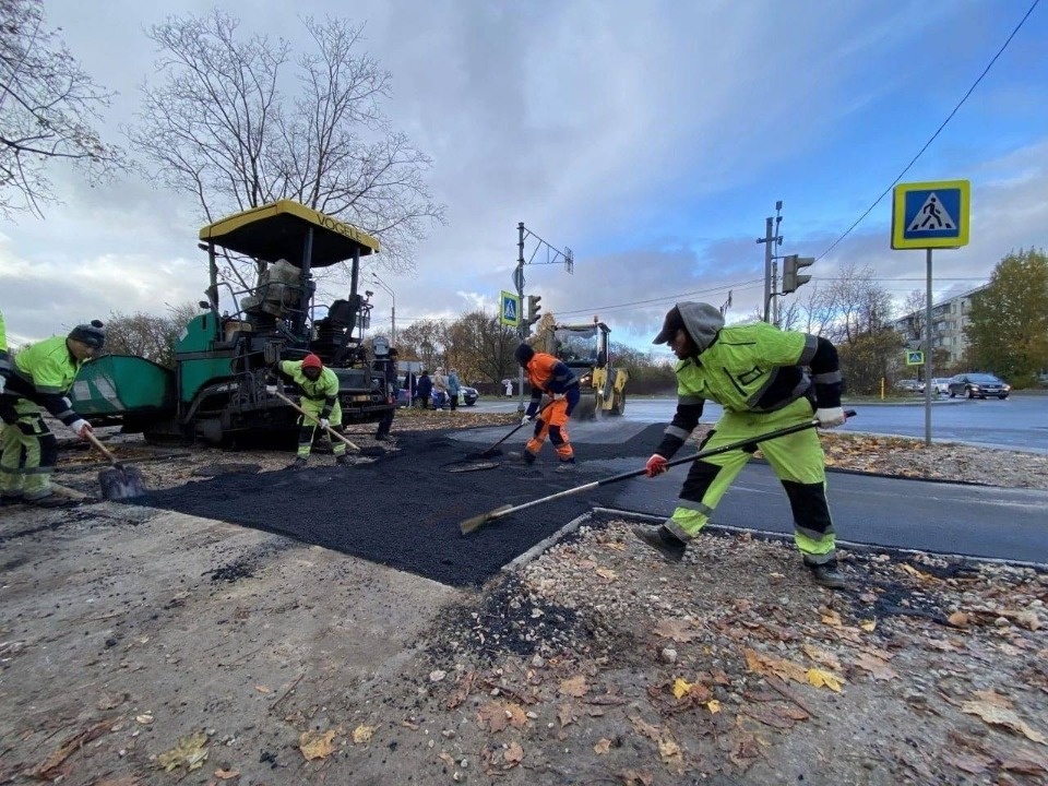  Шесть километров тротуаров построили на улицах Советской Армии и Райниса в Пскове