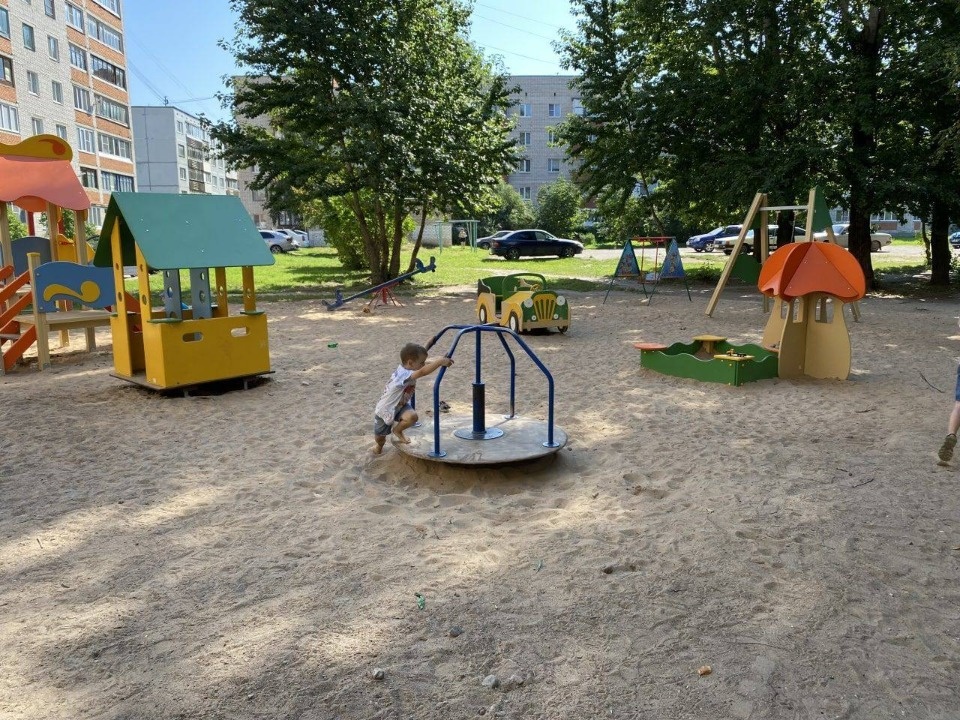 Большие детские площадки появятся в Детском и Финском парках в Пскове