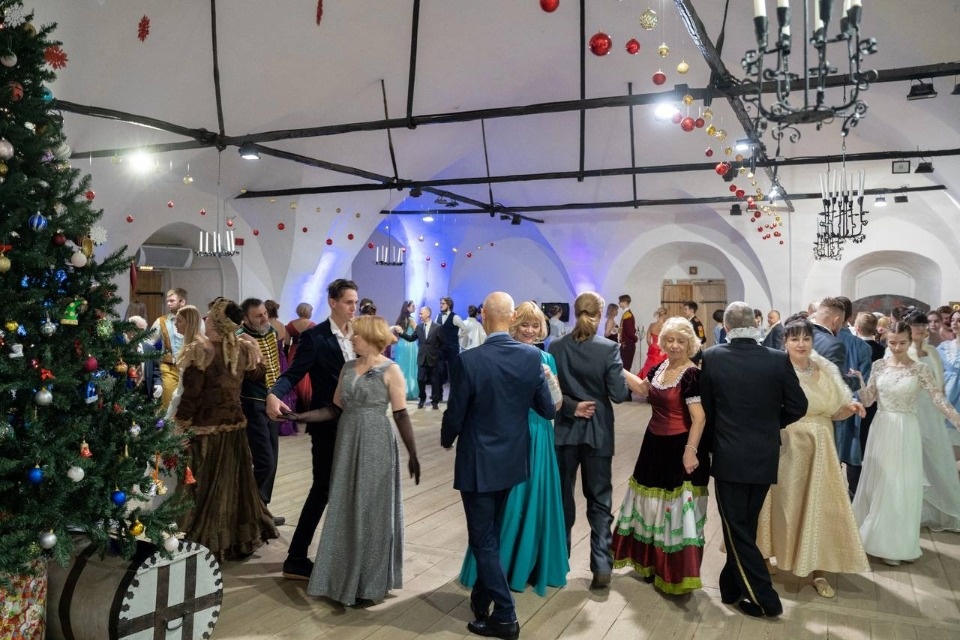 Новогодний бал пройдет в Пскове 5 января Новогодний бал пройдет в Пскове 5 января
